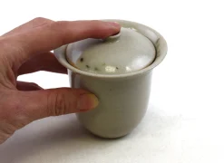 Hamburger Teespeicher Gaiwan von Ninah Kim, ca. 100 ml, glasiertes Steinzeug Discount