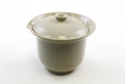 Hamburger Teespeicher Shiboridashi von Ninah Kim, ca. 200 ml, glasiertes Steinzeug Best