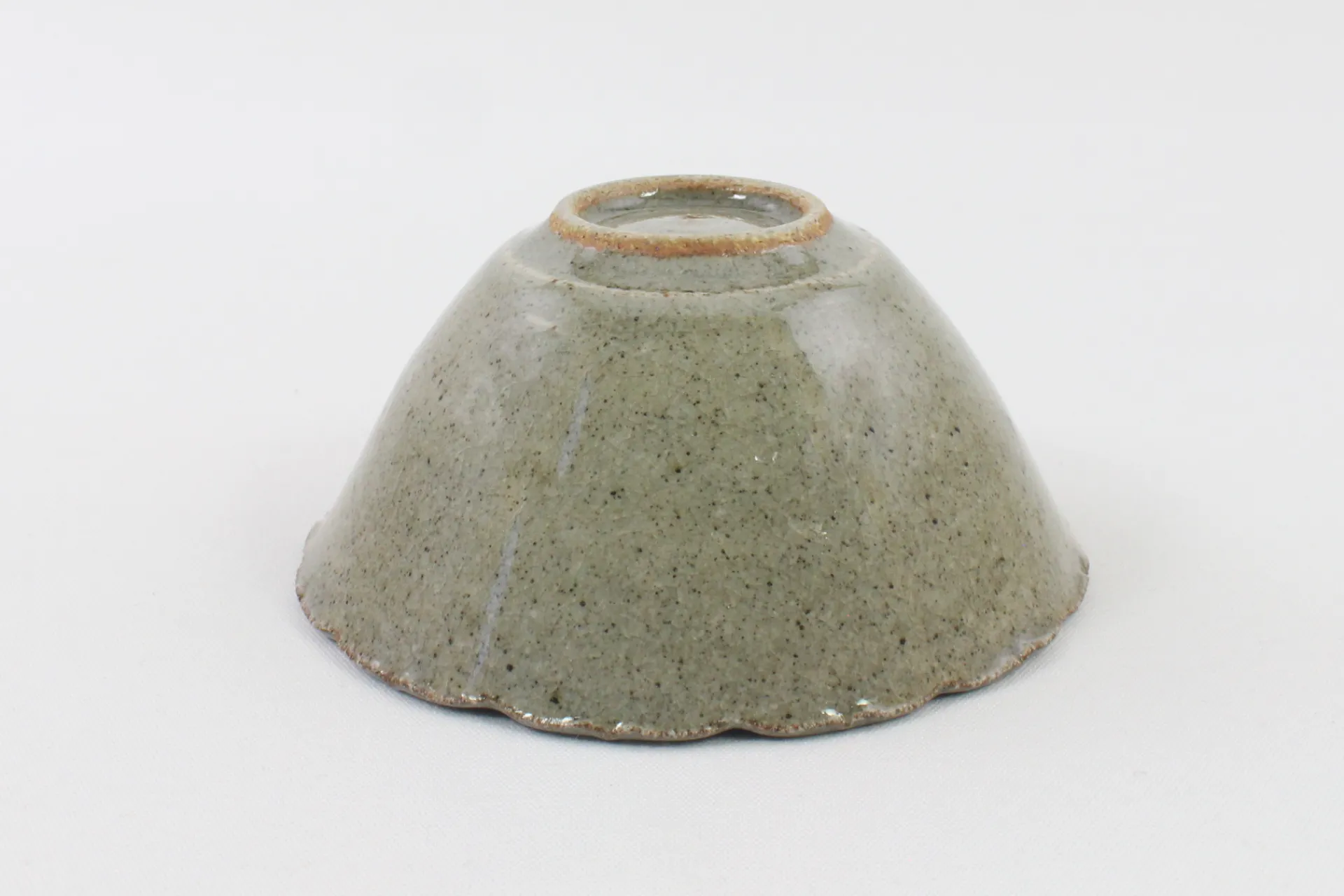 Hamburger Teespeicher Trinkschale, Handarbeit von Jiří Duchek mit Celadon-Glasur Outlet